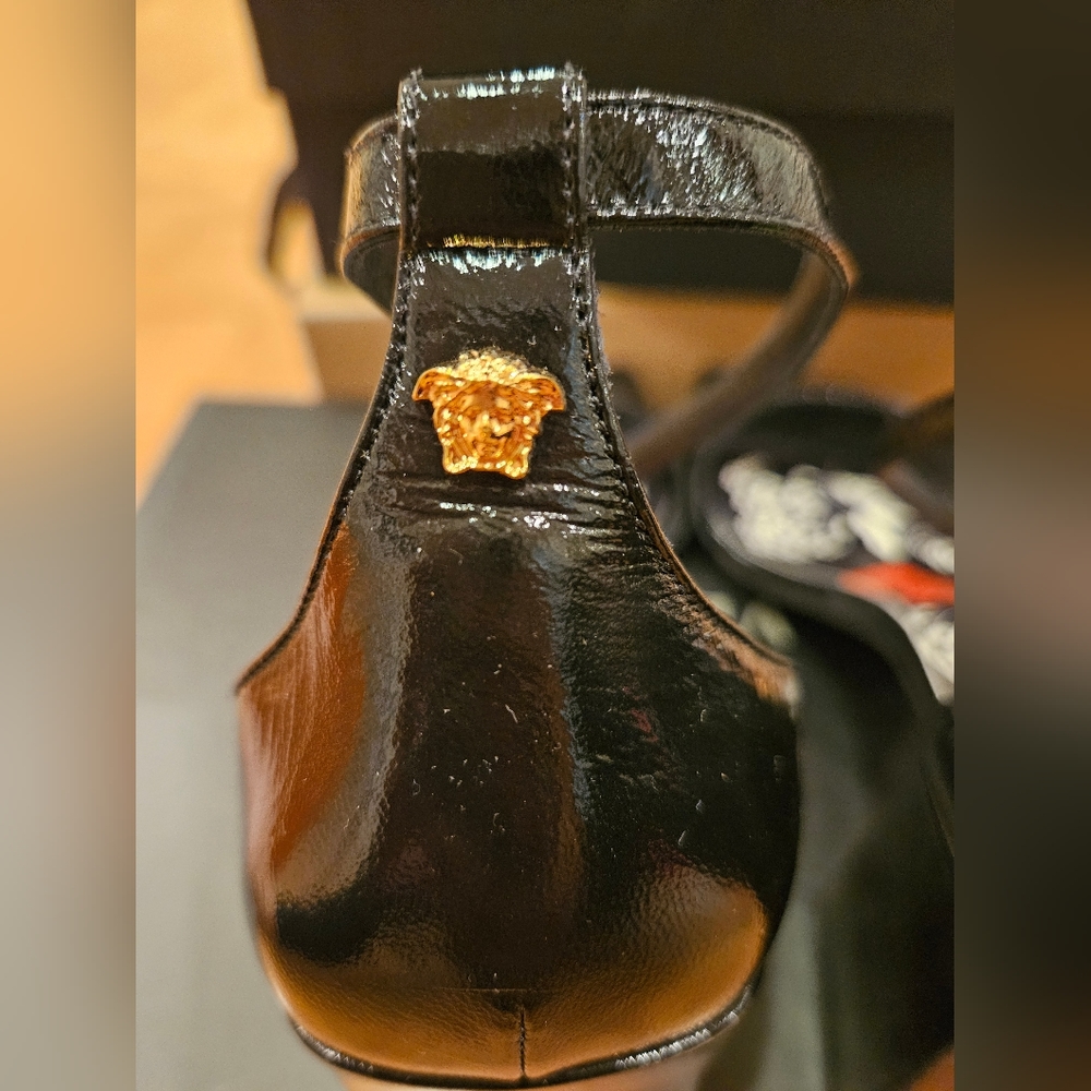 Versace sandals - Picture 4 of 7